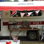 Deborah la dottoressa dell'anima che cura con la poesia