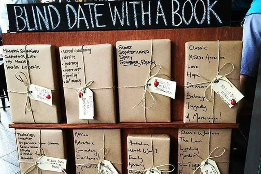 Libri incartati: appuntamento al buio con il libro della vita