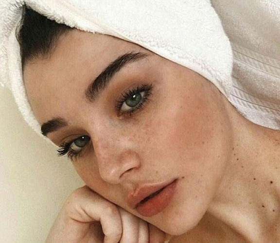 Crema alla bava di lumaca: l'elisir per una pelle perfetta