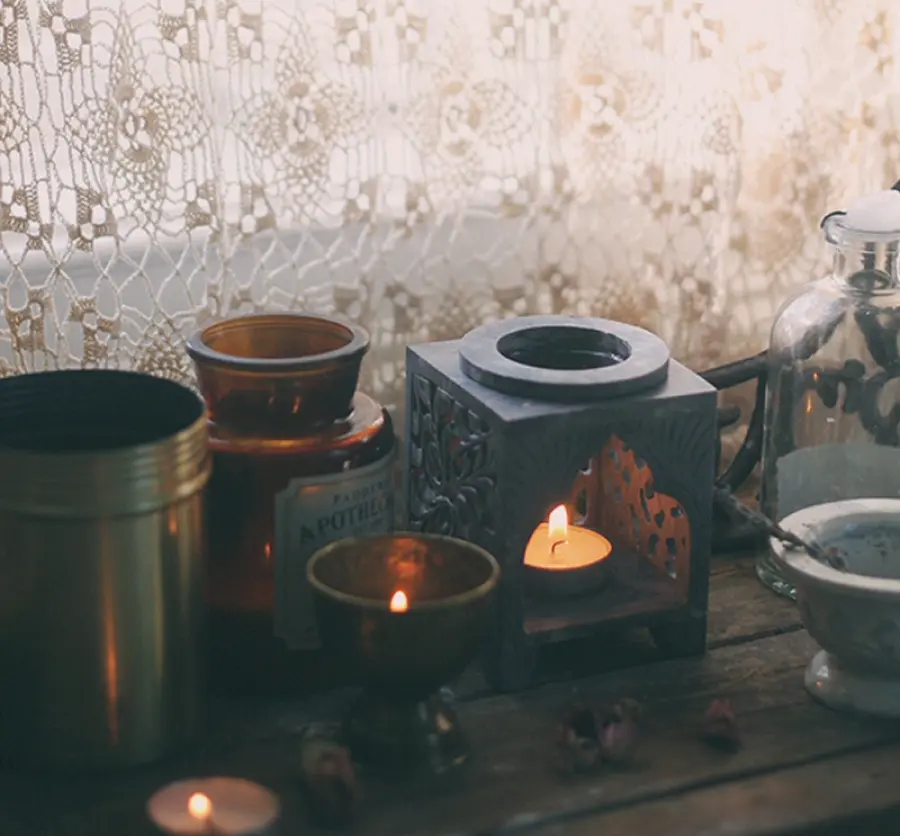 Cosa sono gli oli essenziali: guida pratica all’uso