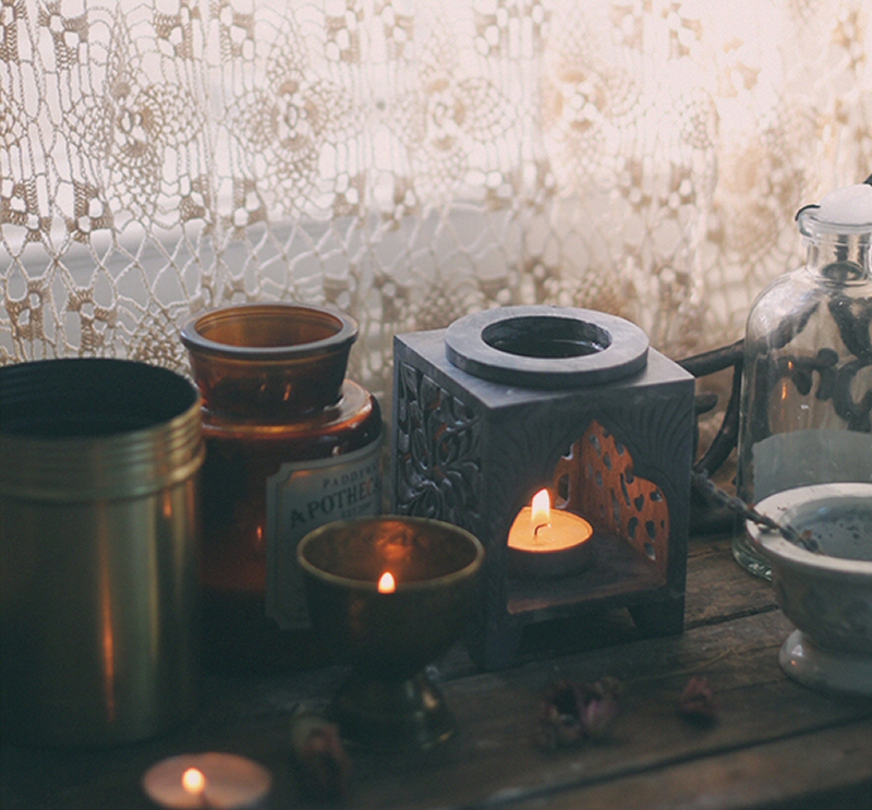 Cosa sono gli oli essenziali: guida pratica all’uso