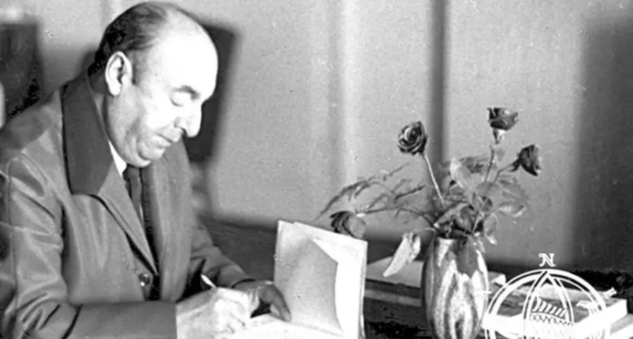 Poesie Pablo Neruda: i sonetti e gli aforismi più belli