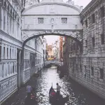 Cheeky 'round the world: Venezia Ponte dei Sospiri by David Coyne