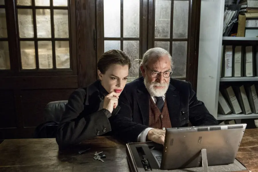 Una storia senza nome: cinema e politica come un Caravaggio, in pasto ai porci