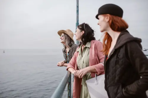 Viaggiare da sole: mete sicure per le donne 2026