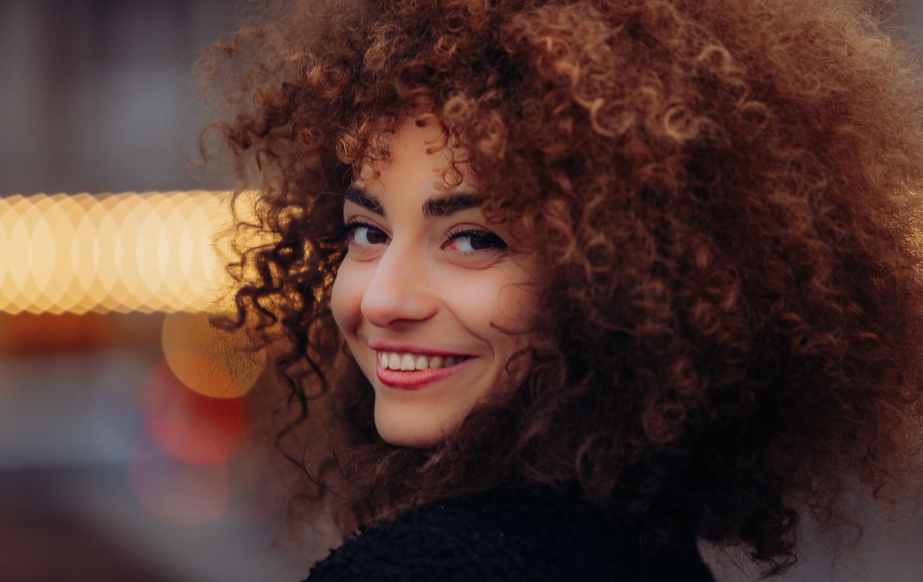Capelli ricci: routine e prodotti efficaci